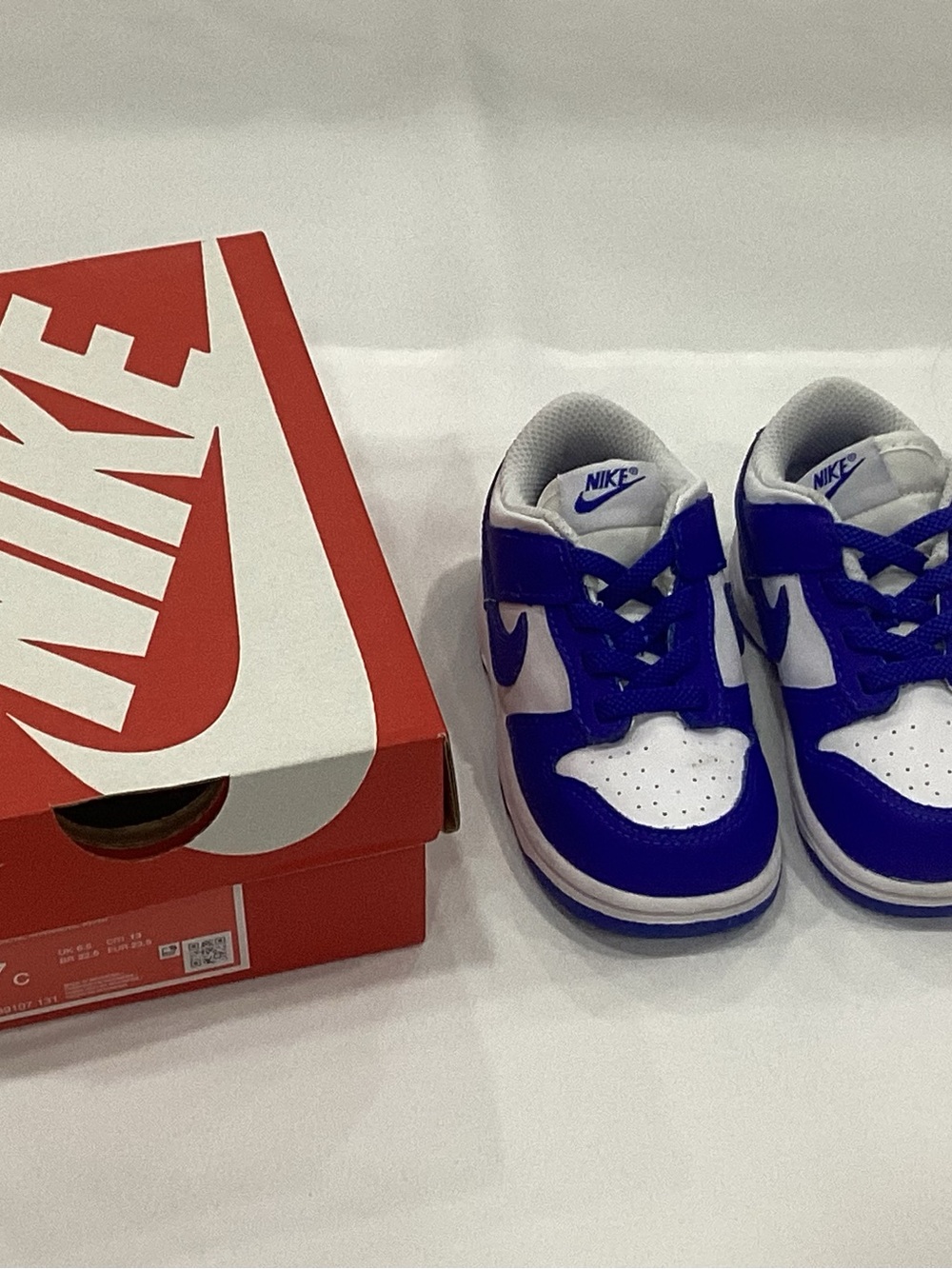 Nike Kids Royal Blue and White Low-Top Sneakers
